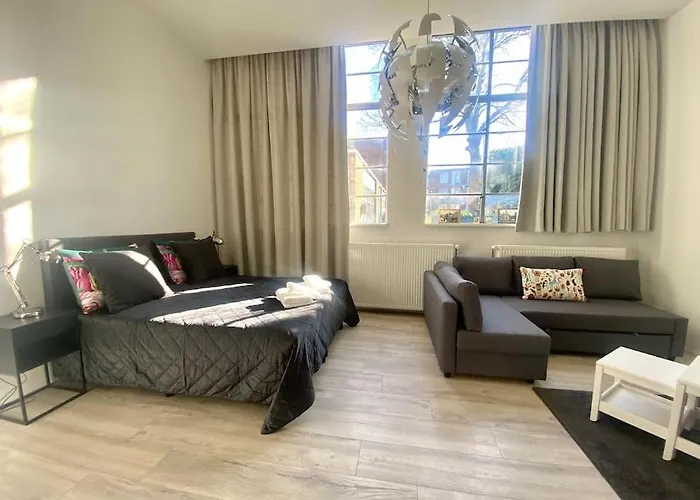 Monumental Independent Studio, Centre Dordrecht