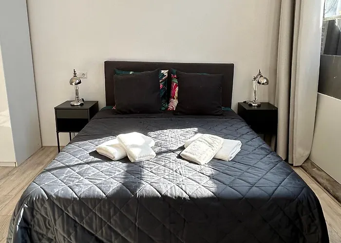 Monumental Independent Studio, Centre Appartement